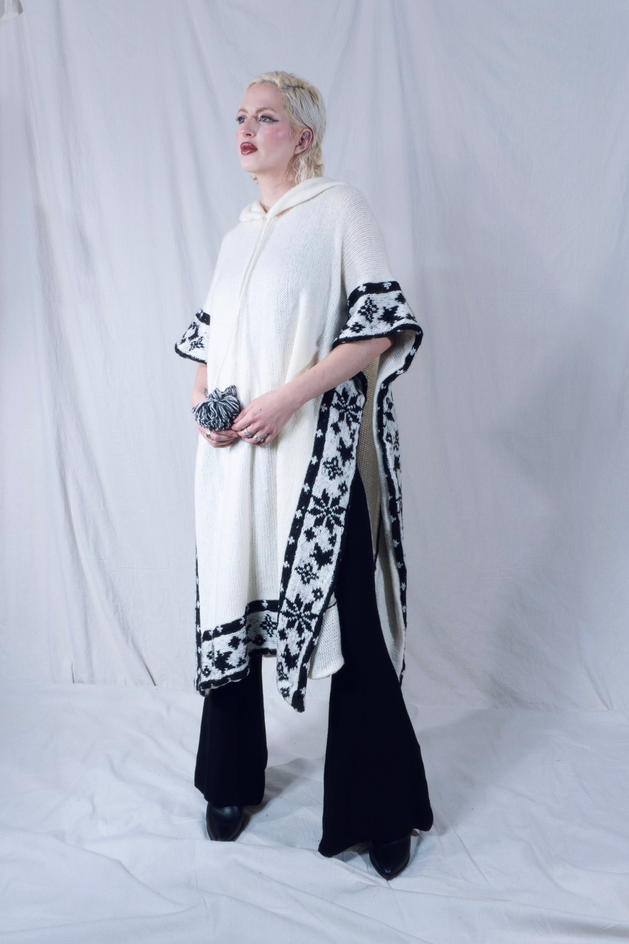 Cali Poncho in White and Black