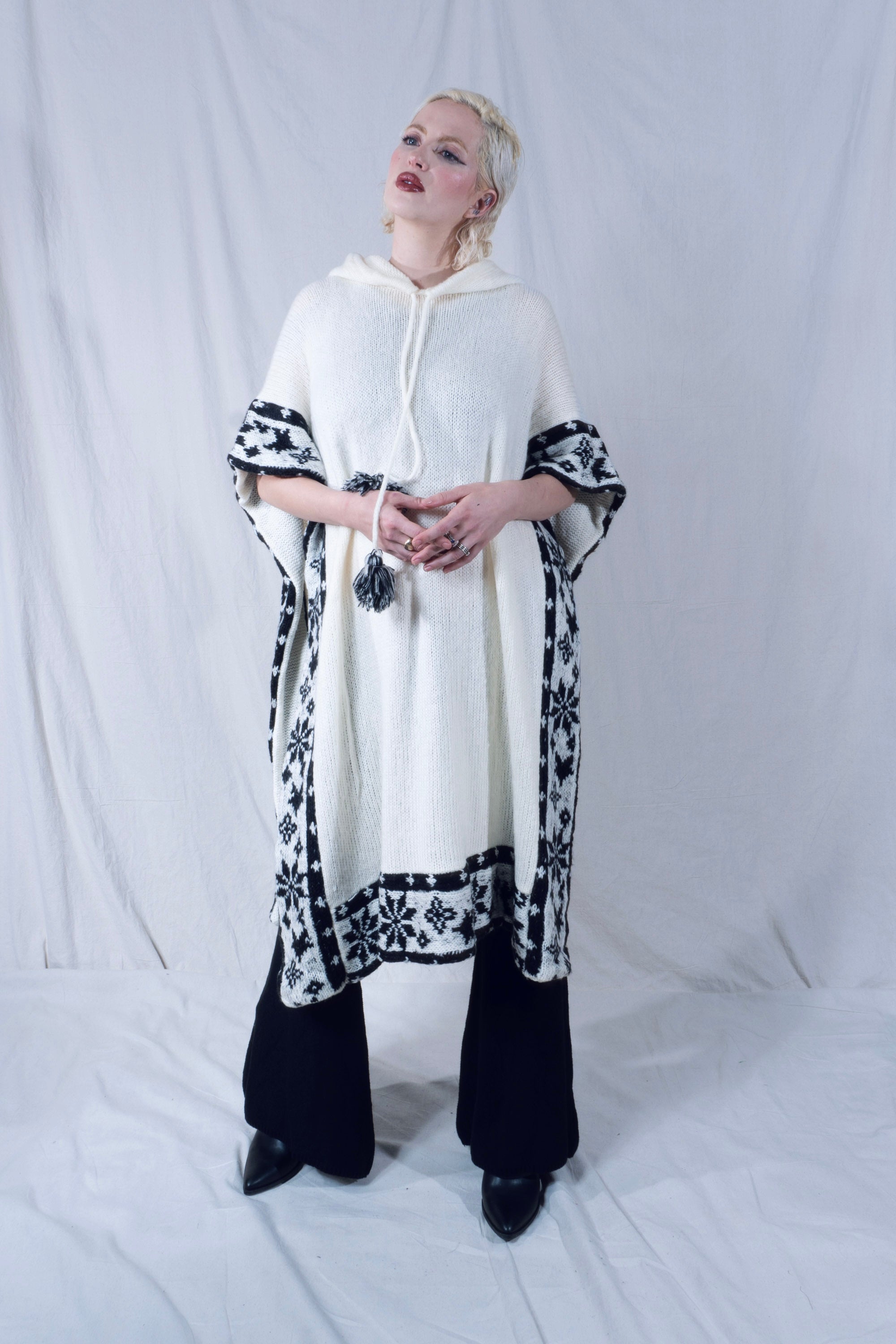 Cali Poncho in White and Black