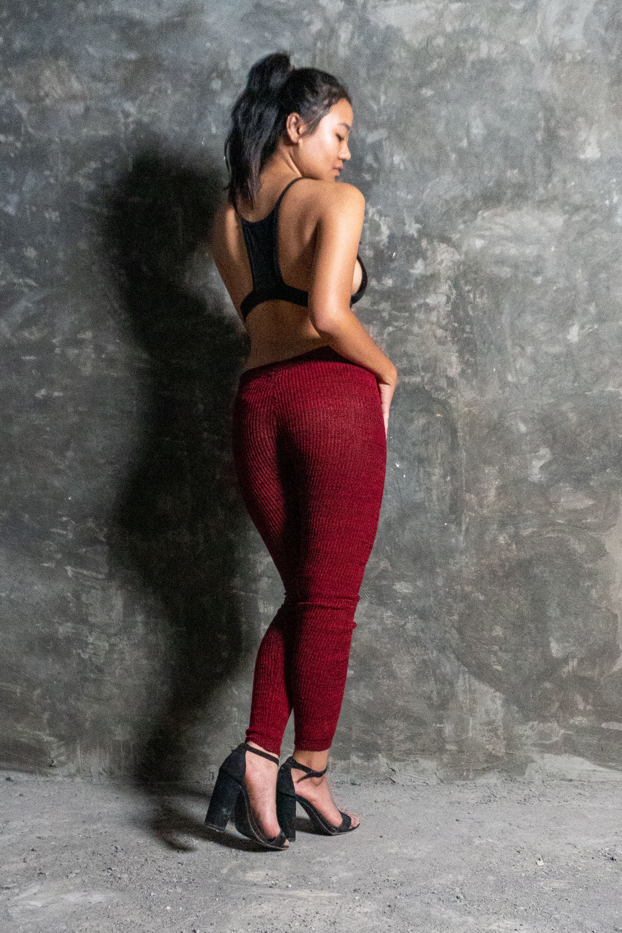 Cava Low Rise Cable Knit Leggings in Red and Black